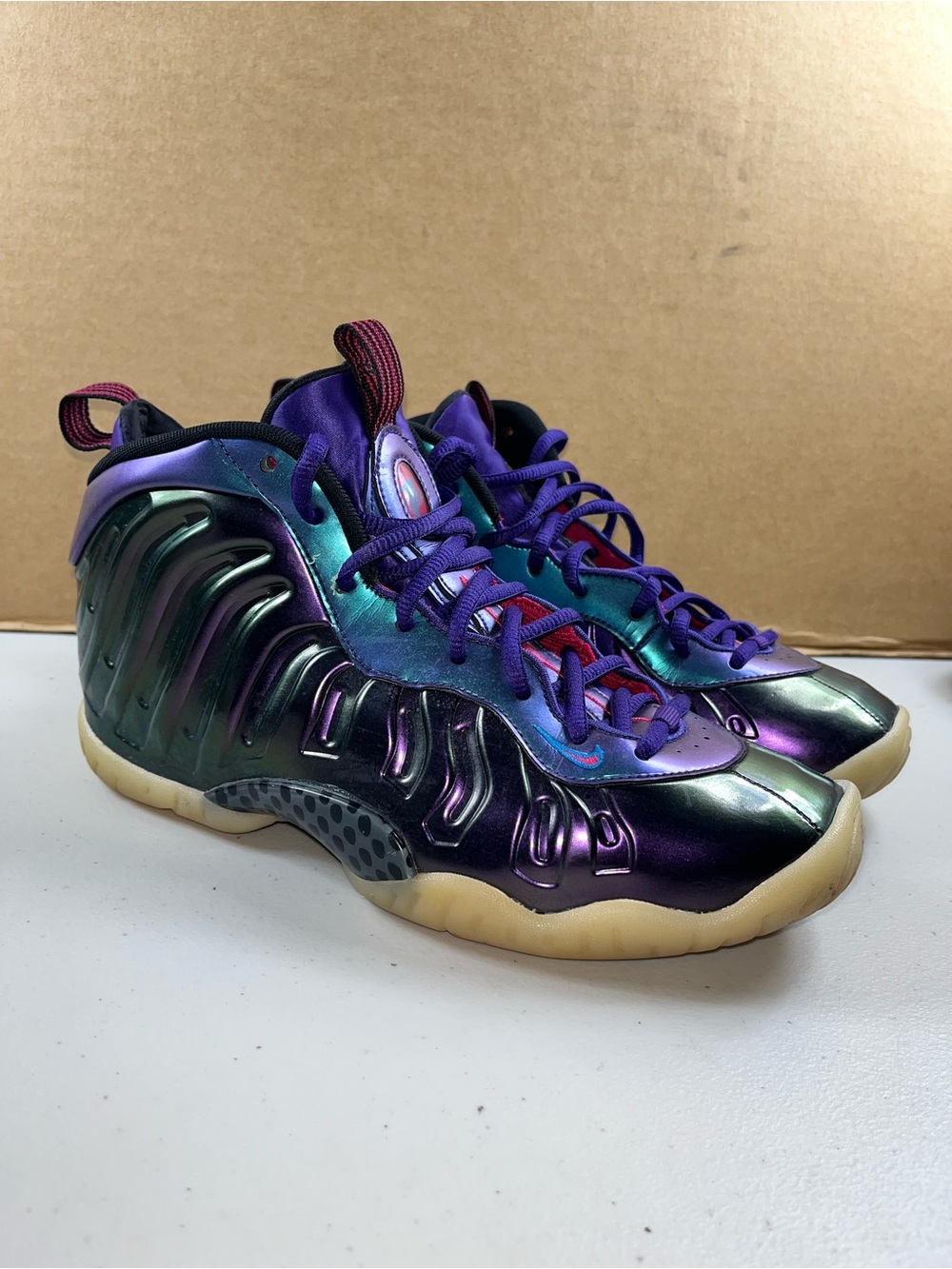 Youth Nike Iridescent Foamposite Pink Purple Size 7Y  Girls Sneakers (flaws)
